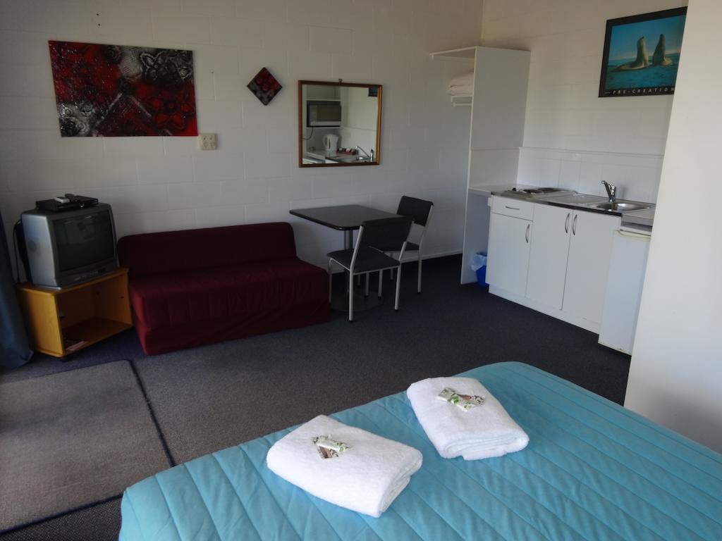 Waipapakauri Ninety Mile Beach Holiday Park חדר תמונה