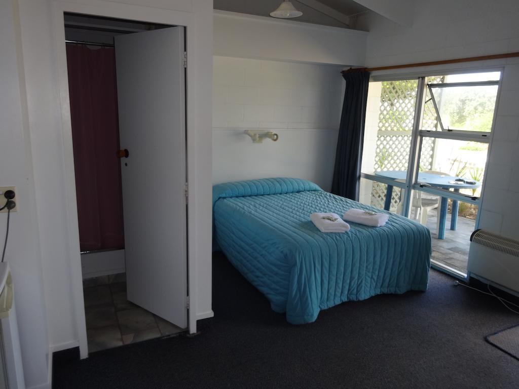 Waipapakauri Ninety Mile Beach Holiday Park חדר תמונה