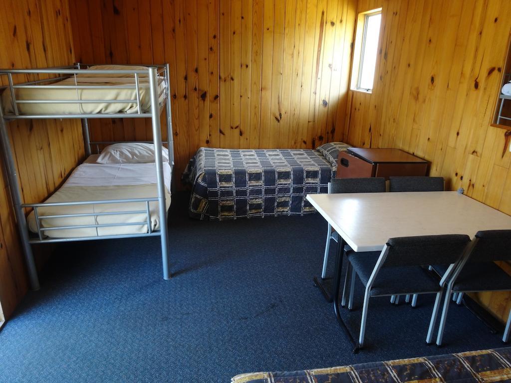 Waipapakauri Ninety Mile Beach Holiday Park חדר תמונה